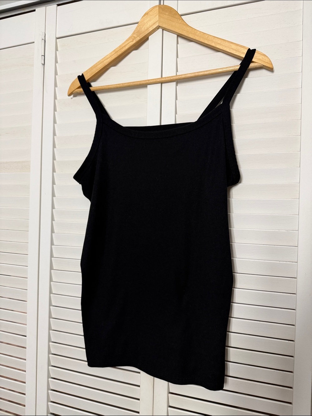 Black Women's Cold-Shoulder Tank Top